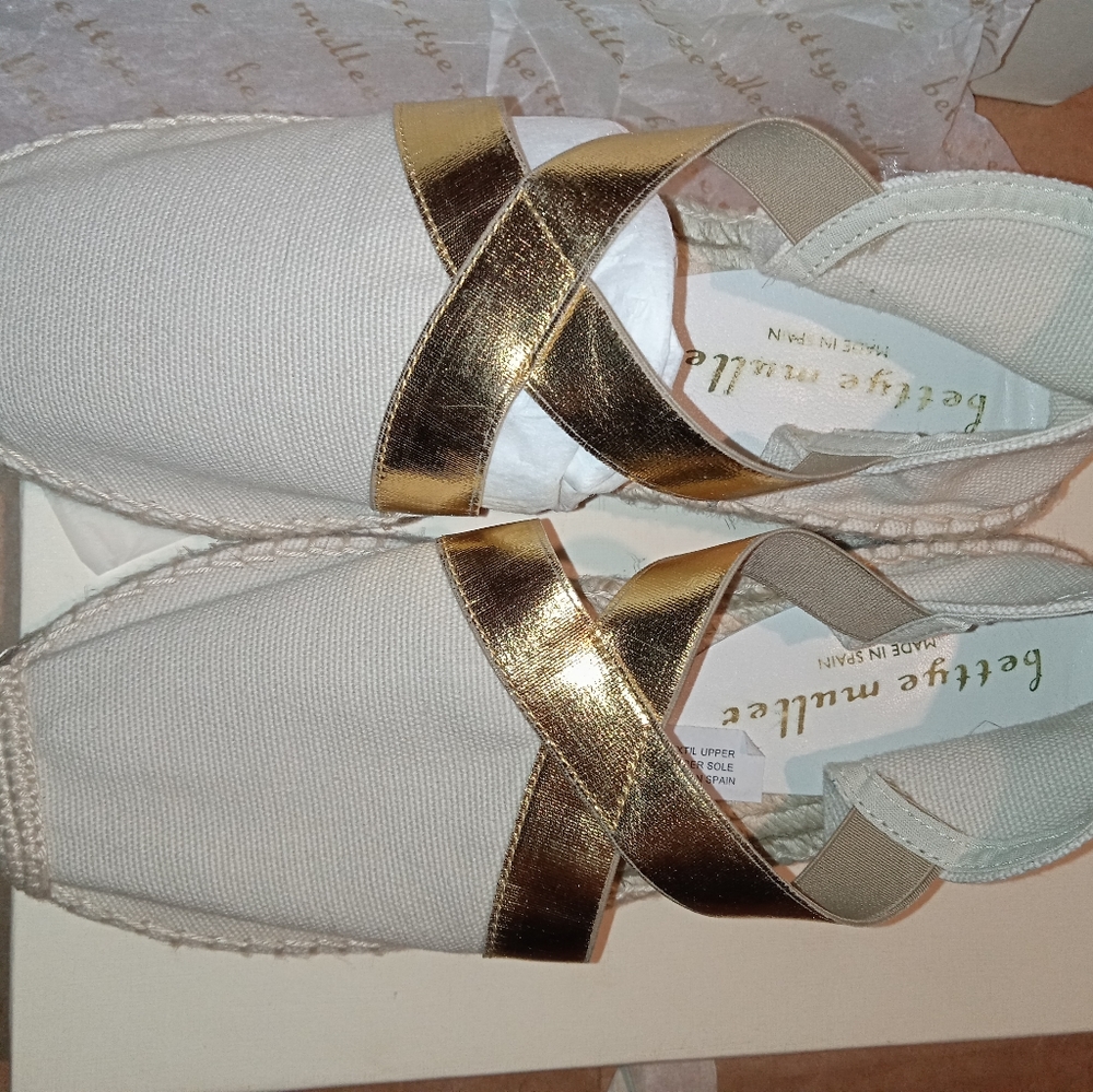 Betty Muller Shoes Size 6.5 NIB